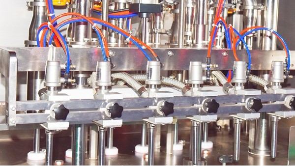 酱料灌装机是一种用于灌装酱料等黏稠液体的专业设备